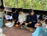 写真:調理中