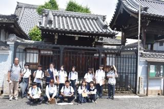 写真:地域のお寺を見学