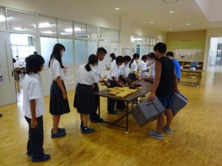 写真：全員給食1