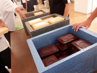 写真：全員給食2