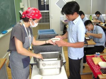 写真：栄養教諭の巡回指導2