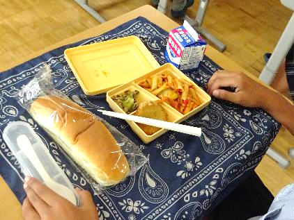 2学期の給食スタート10