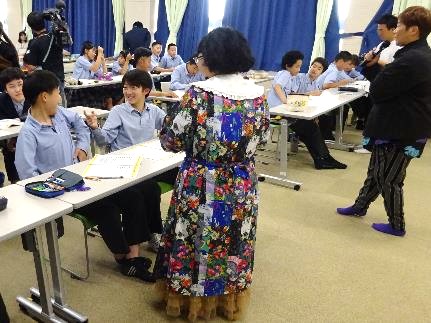 8年生・英語漫才の出前授業10