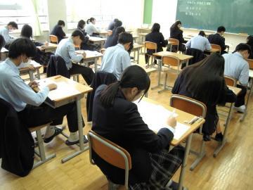 写真：全国学力テスト　国語のテスト