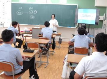 写真：高校の先生による出前授業3