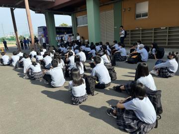 写真：令和6年度・9年生沖縄修学旅行の様子1