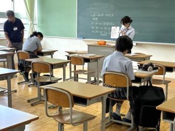 写真：夏休み学習会の様子2