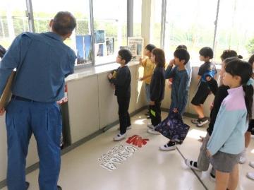 写真：社会見学5月17日1