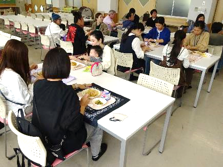 前期課程・給食試食会13