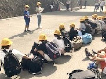 写真：学校到着の様子1
