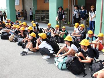写真：学校到着の様子2