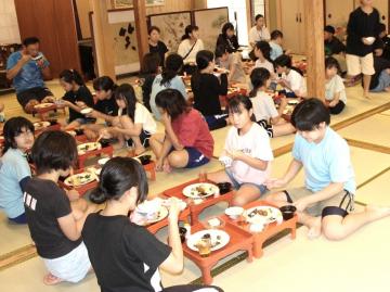 写真：旅館で朝食1