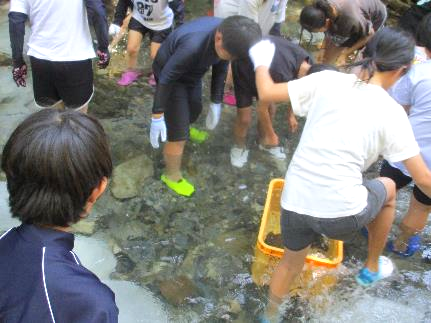 2日目・川遊び11