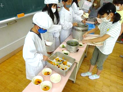 2学期の給食スタート01