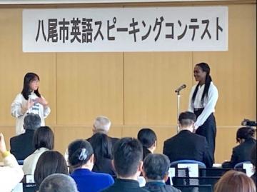 写真：6年生・八尾市英語スピーキングコンテスト
