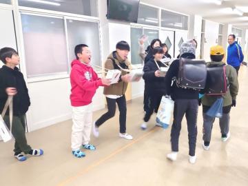 写真：赤い羽根募金活動1
