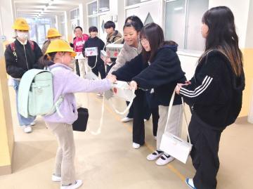 写真：赤い羽根募金活動2
