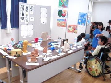 写真：校内夏休み作品展1
