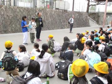 写真：学校に到着2