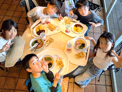 志摩スペイン村で昼食09