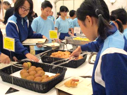ホテルで朝食16