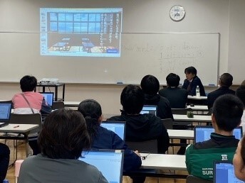 写真：学校図書館を充実・活用事業研修1
