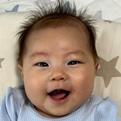 写真:赤ちゃん ひじり
