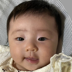 写真：赤ちゃん　ゆら