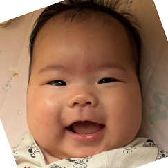 写真：赤ちゃん　みみ