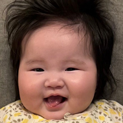 写真：赤ちゃん　すみれ