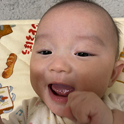 写真：赤ちゃん　あゆむ