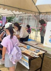 写真：「地域フェスタIN亀井小学校区」に健康ブース