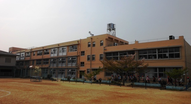 写真:久宝寺小学校