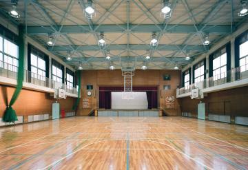 写真:久宝寺中学校内部