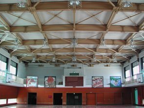 写真:高安西小学校内部1