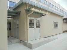 写真:八尾市立八尾中学校給食配膳室北面