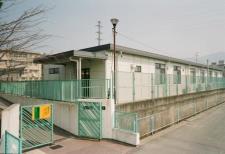 写真:八尾市東山本小学校多目的室棟外観