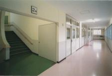 写真:北山本小学校校舎改築廊下