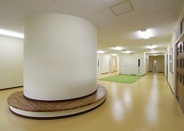 写真:2階絵本コーナー