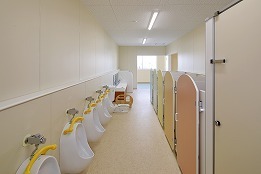 写真:2階園児用便所