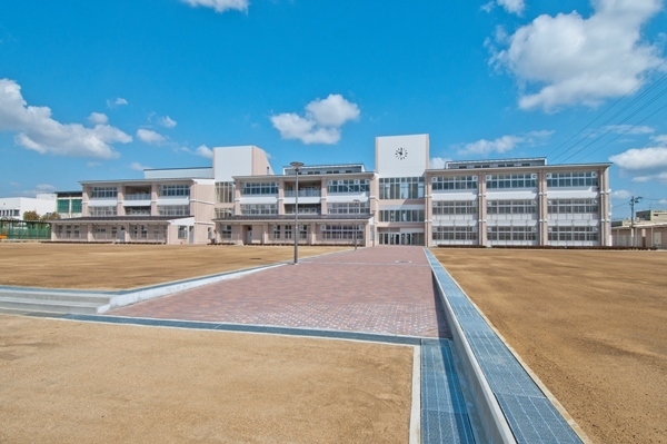 写真：八尾市立桂中学校