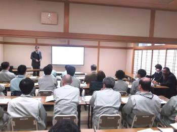 写真:講義の様子(東山教授)