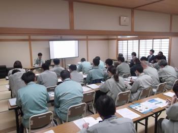 写真:取り組み報告の様子