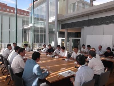 写真:会議の様子その1