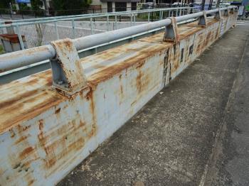 写真:高欄の状況確認2