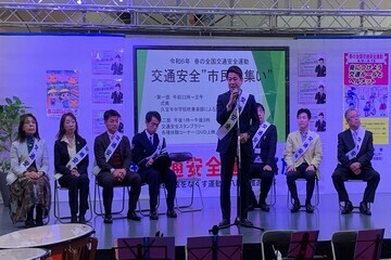 写真：大松市長　イベントでの様子3