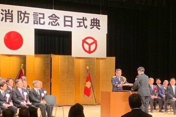 写真：大松市長　イベントでの様子1
