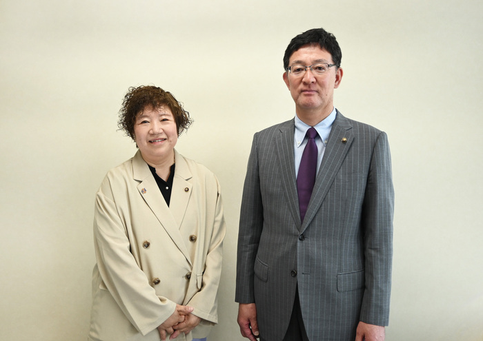 正副議長の写真。議長 竹田孝吏 副議長 西川あり