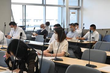 写真：個人情報保護　熱心に講義を受講(3)
