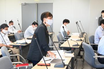 写真：個人情報保護　熱心に講義を受講(6)